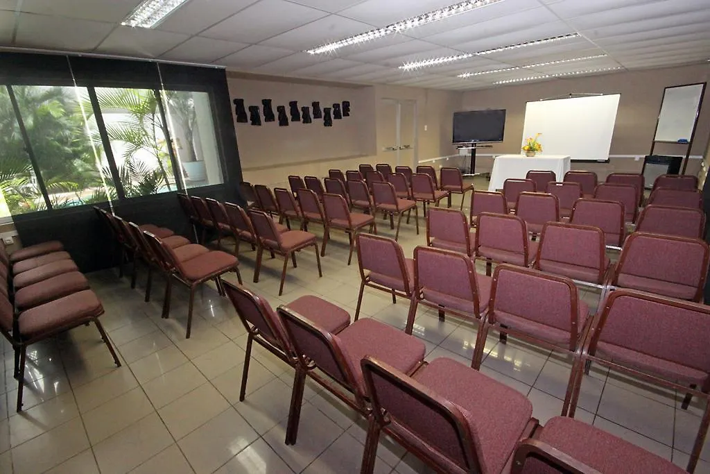 Cult Hotel Recife 3*,